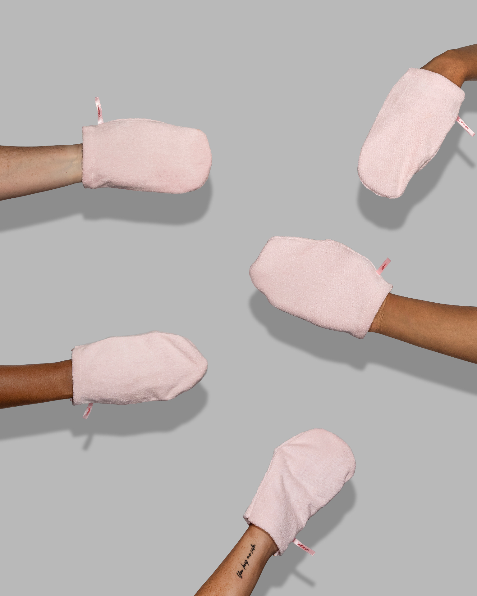 Smittens blush pink microfibre cleansing mitten
